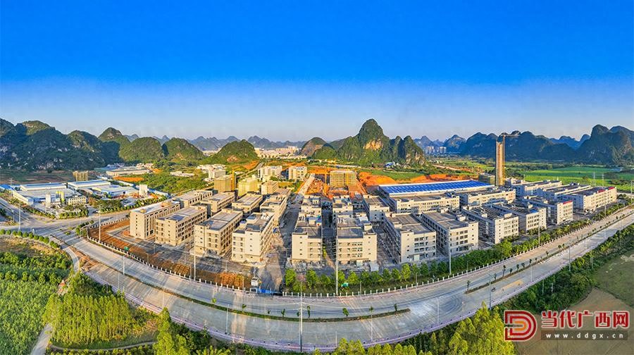 大新新材料智造产业园迎媒体采风 同方启辰已开启试产